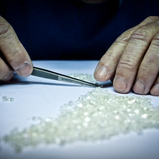 Diamond Sorting, Valuation and Trade