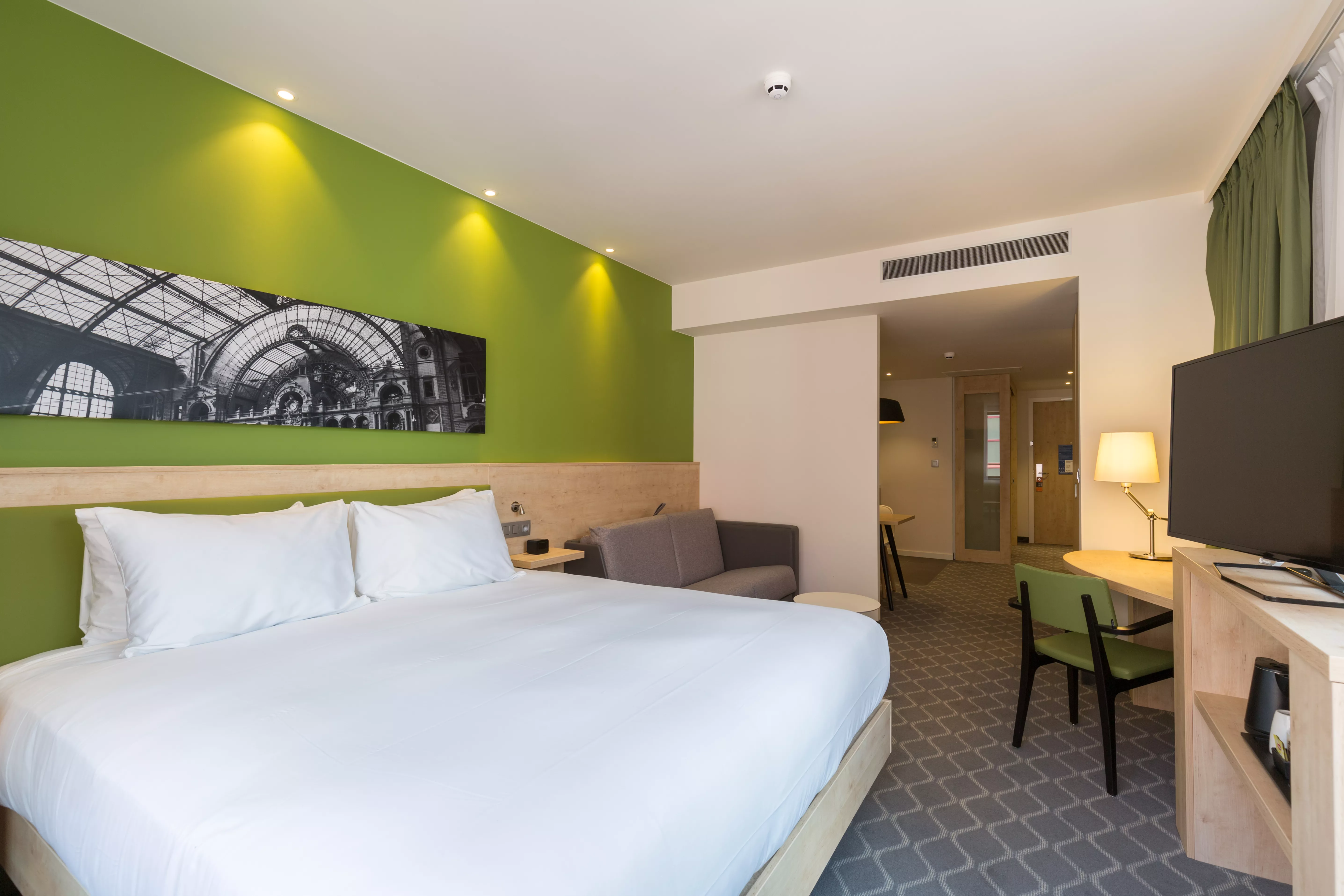 Hampton by Hilton